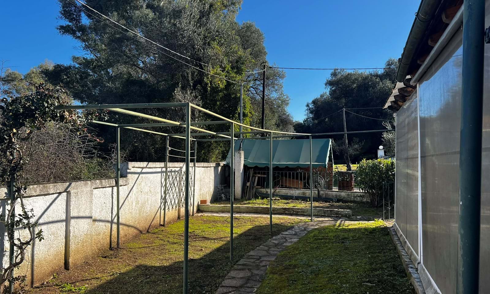 Listing photograph 15 of 16 of the house in Agios Spiridon, published by Corfu Home Finders.