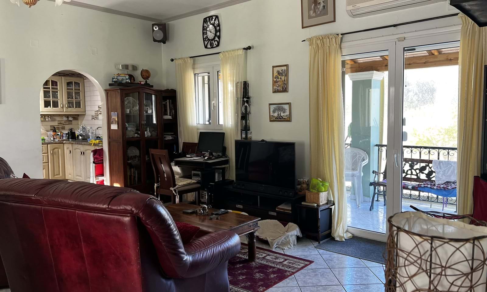 Listing photograph 5 of 16 of the house in Agios Spiridon, published by Corfu Home Finders.