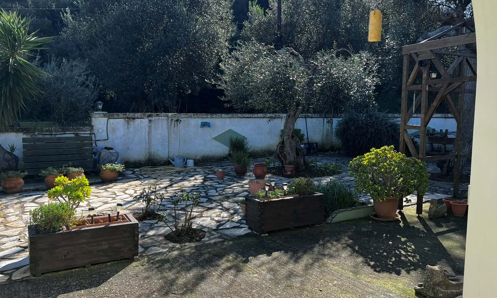 Listing photograph 11 of 16 of the house in Agios Spiridon, published by Corfu Home Finders.