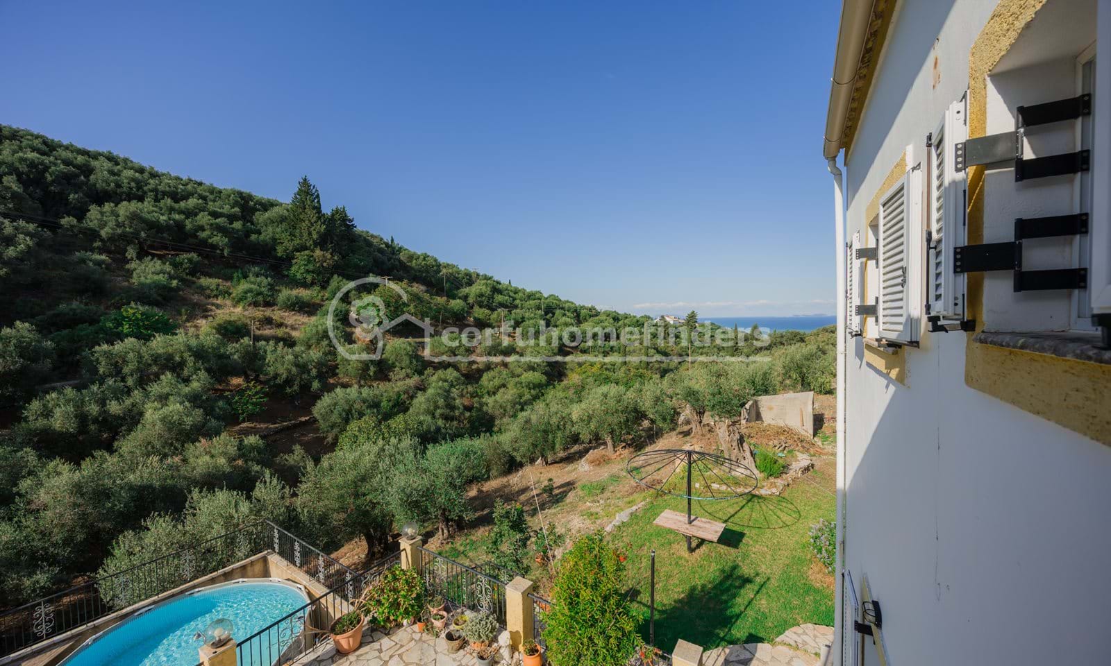 Listing photograph 21 of 24 of the house in Agios Martinos, published by Corfu Home Finders.
