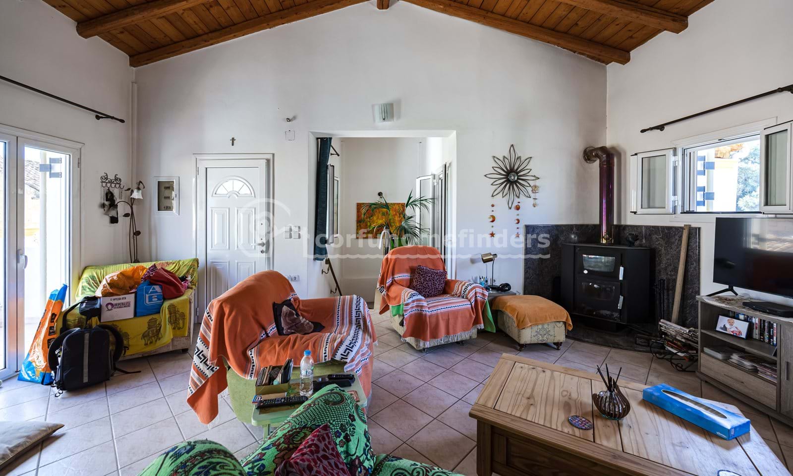 Listing photograph 2 of 24 of the house in Agios Martinos, published by Corfu Home Finders.
