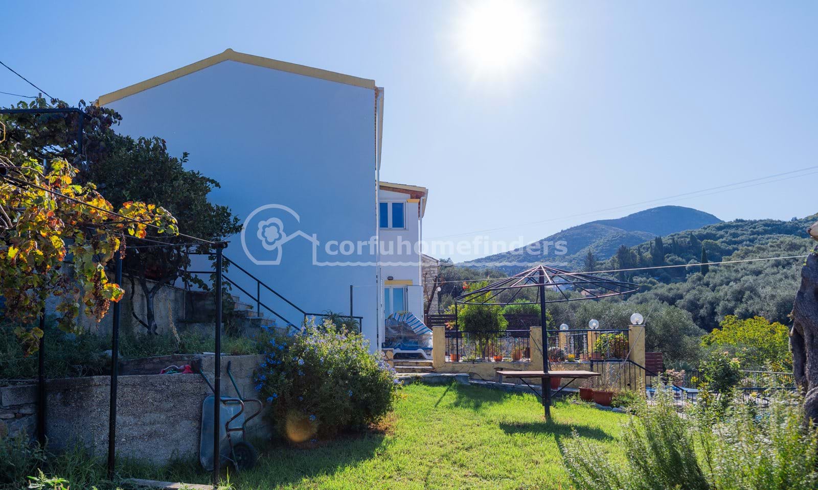 Listing photograph 19 of 24 of the house in Agios Martinos, published by Corfu Home Finders.