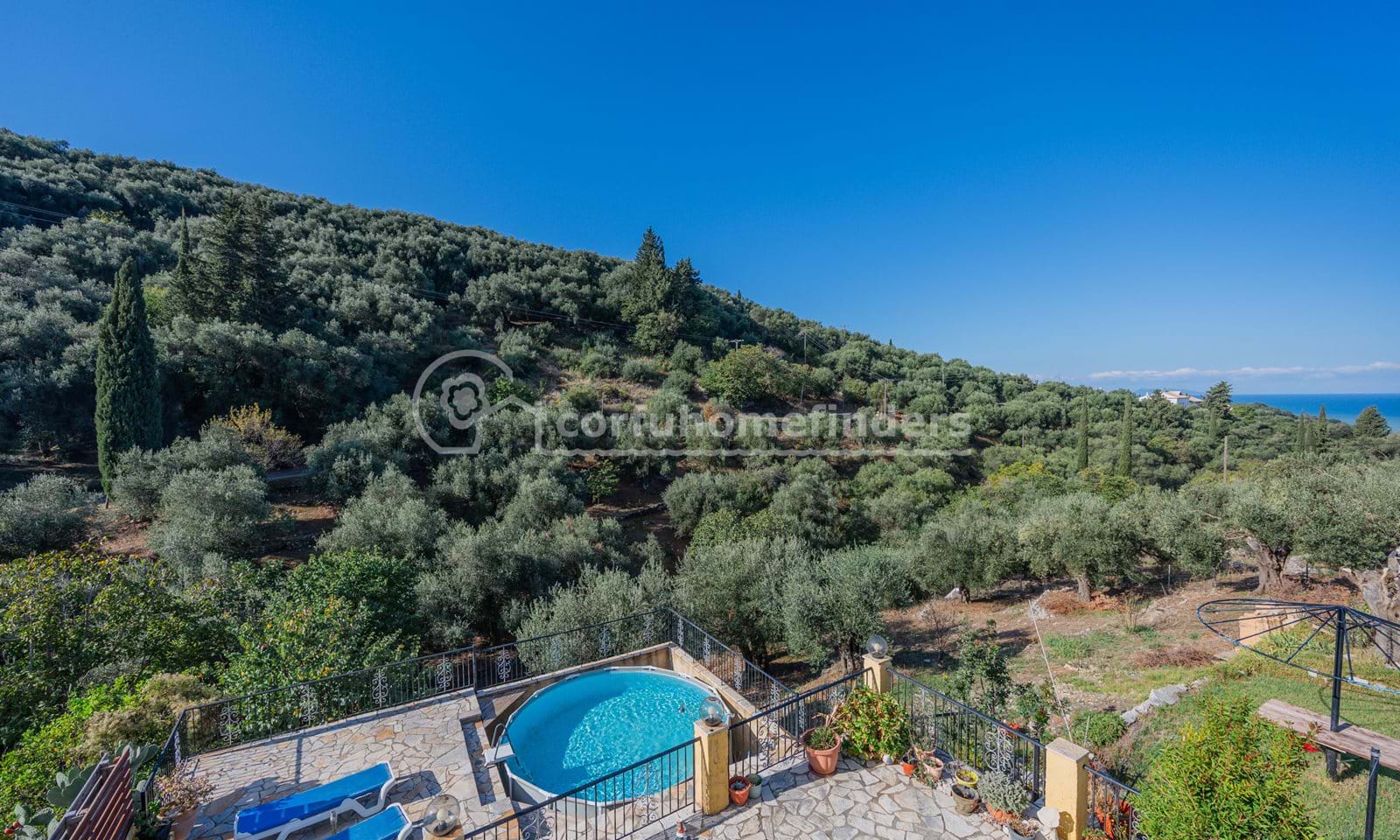Listing photograph 17 of 24 of the house in Agios Martinos, published by Corfu Home Finders.