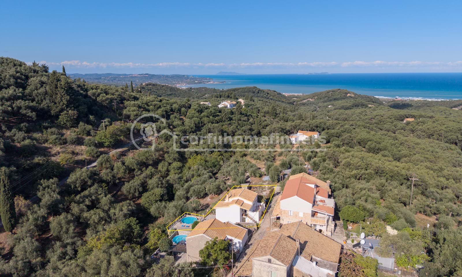 Listing photograph 23 of 24 of the house in Agios Martinos, published by Corfu Home Finders.