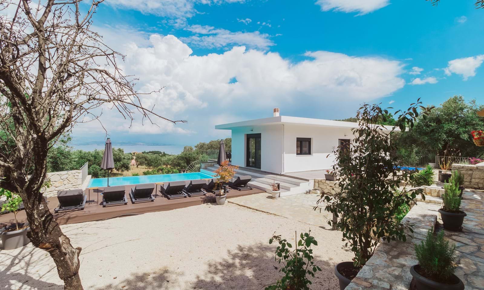 Listing photograph 4 of 26 of the house in Spartilas, published by Corfu Home Finders.
