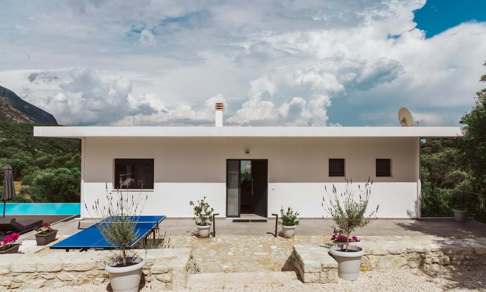 Listing photograph 3 of 26 of the house in Spartilas, published by Corfu Home Finders.