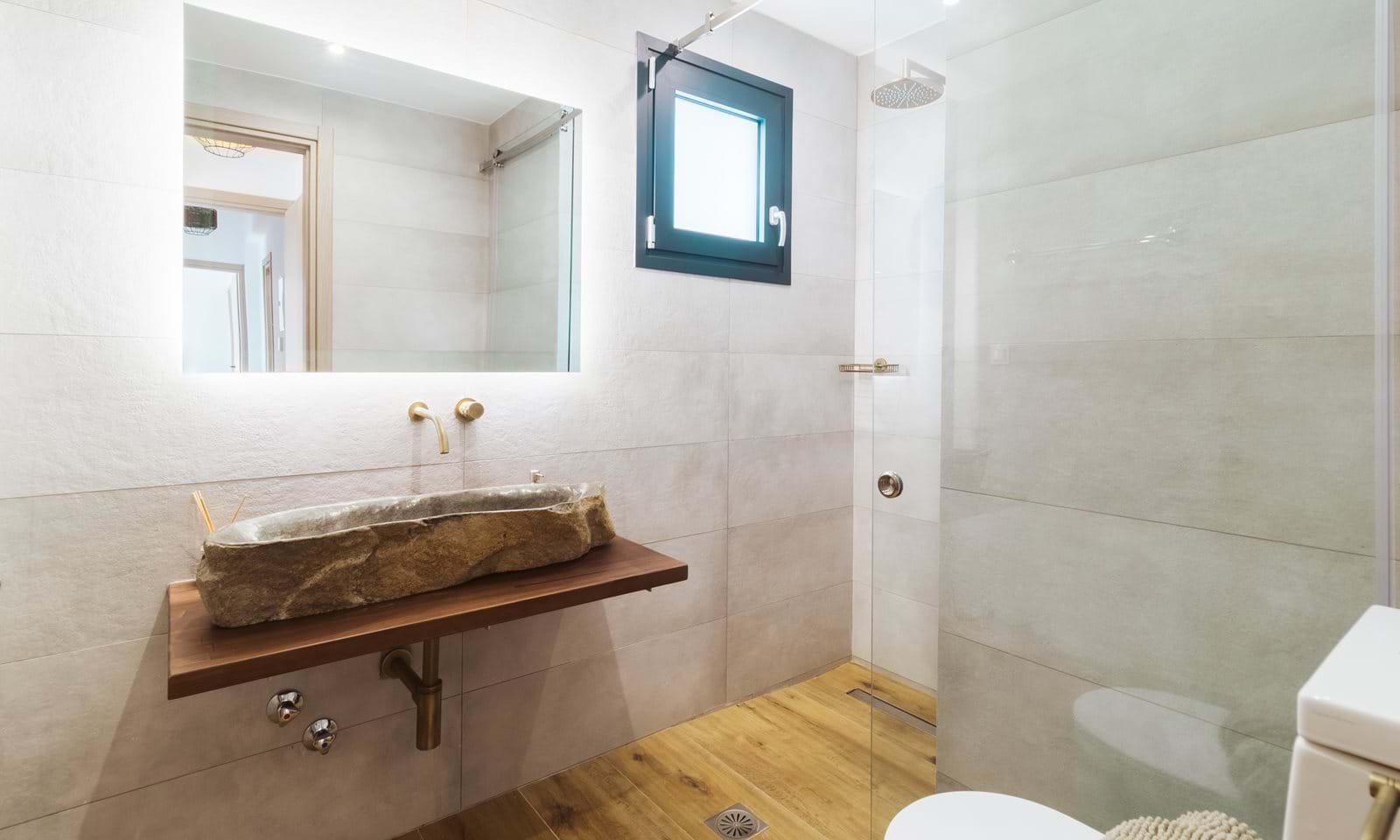 Listing photograph 17 of 26 of the house in Spartilas, published by Corfu Home Finders.