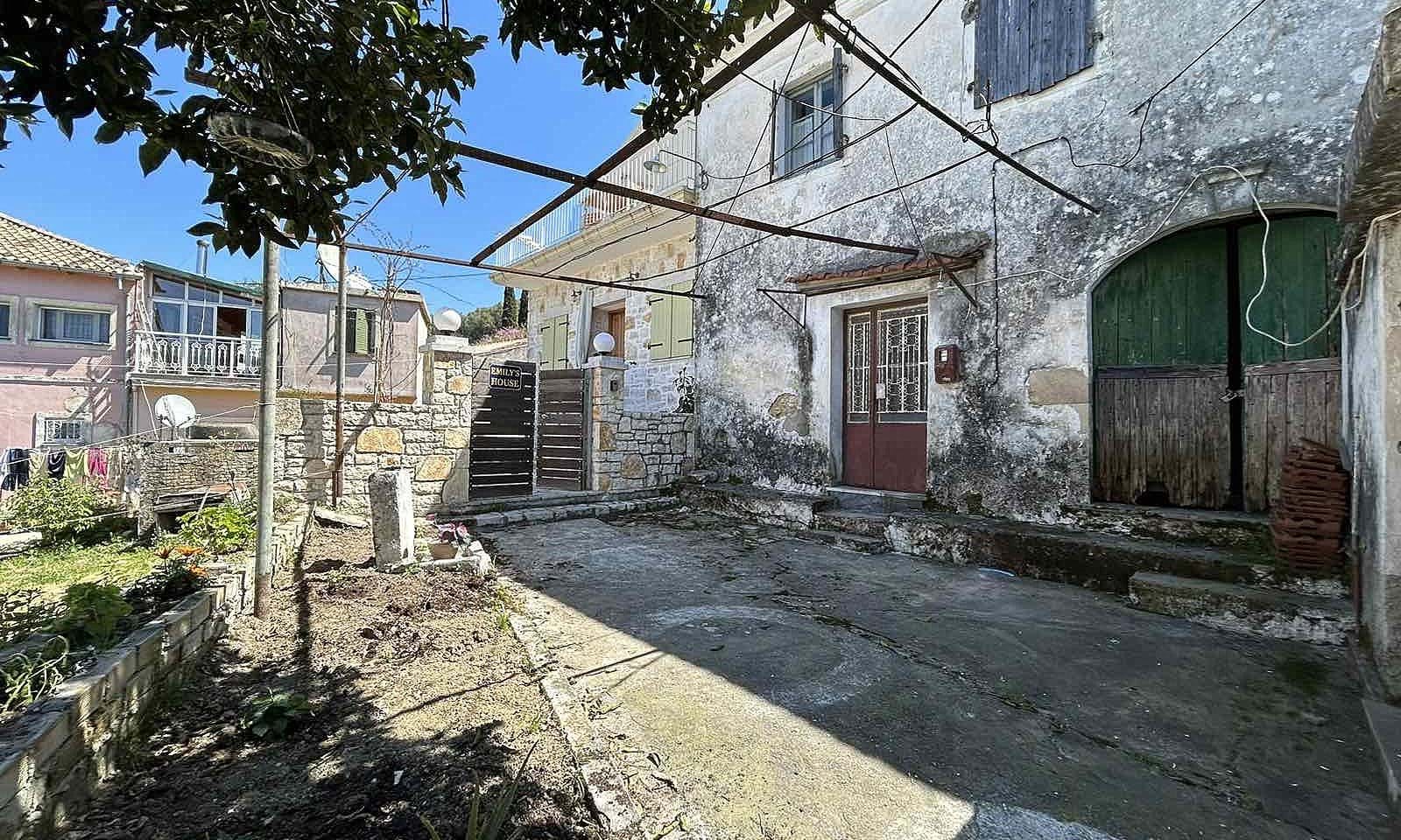 Listing photograph 1 of 13 of the house in Arkadades, published by Corfu Home Finders.