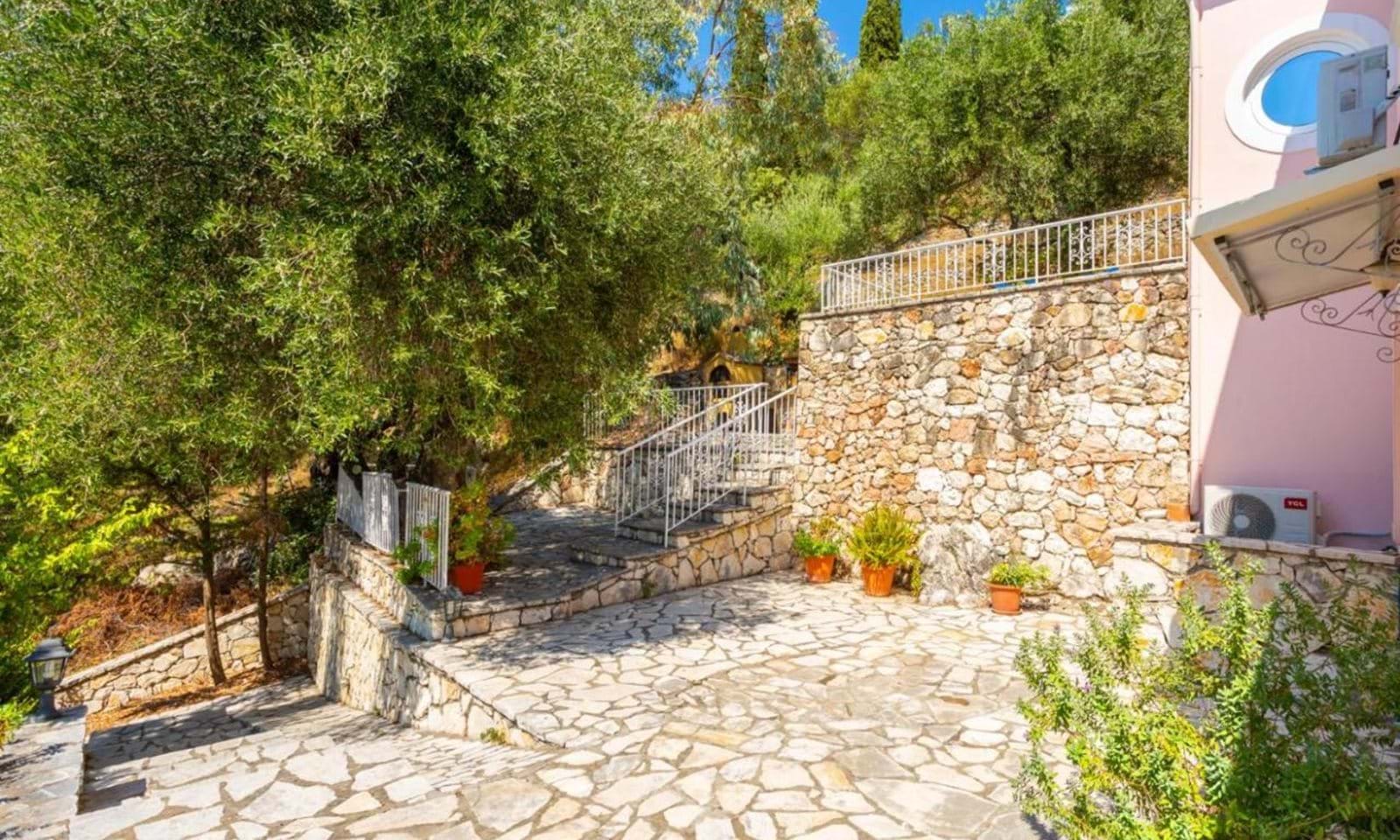 Listing photograph 16 of 18 of the house in Kaminaki, published by Corfu Home Finders.