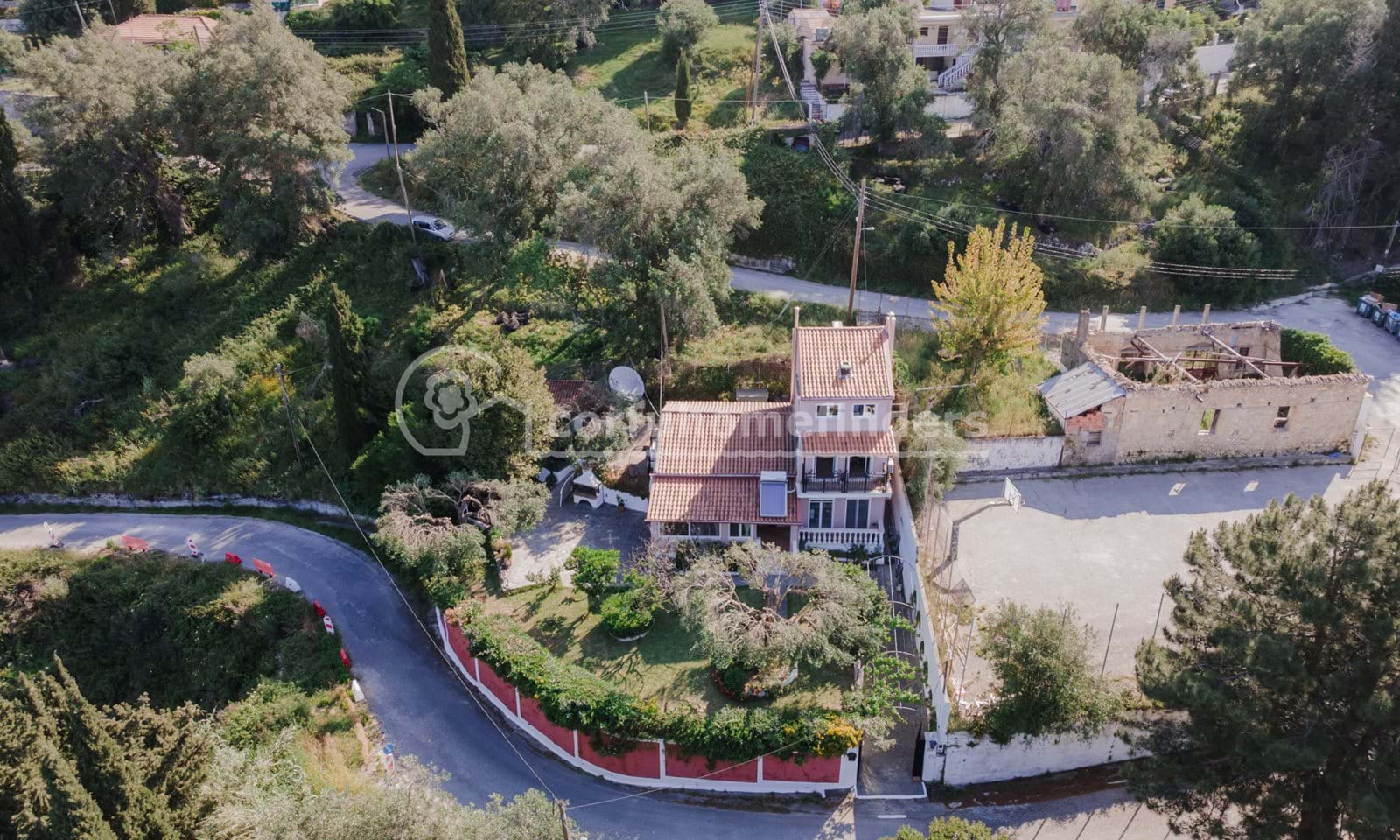 Listing photograph 3 of 24 of the house in Ano Garouna, published by Corfu Home Finders.
