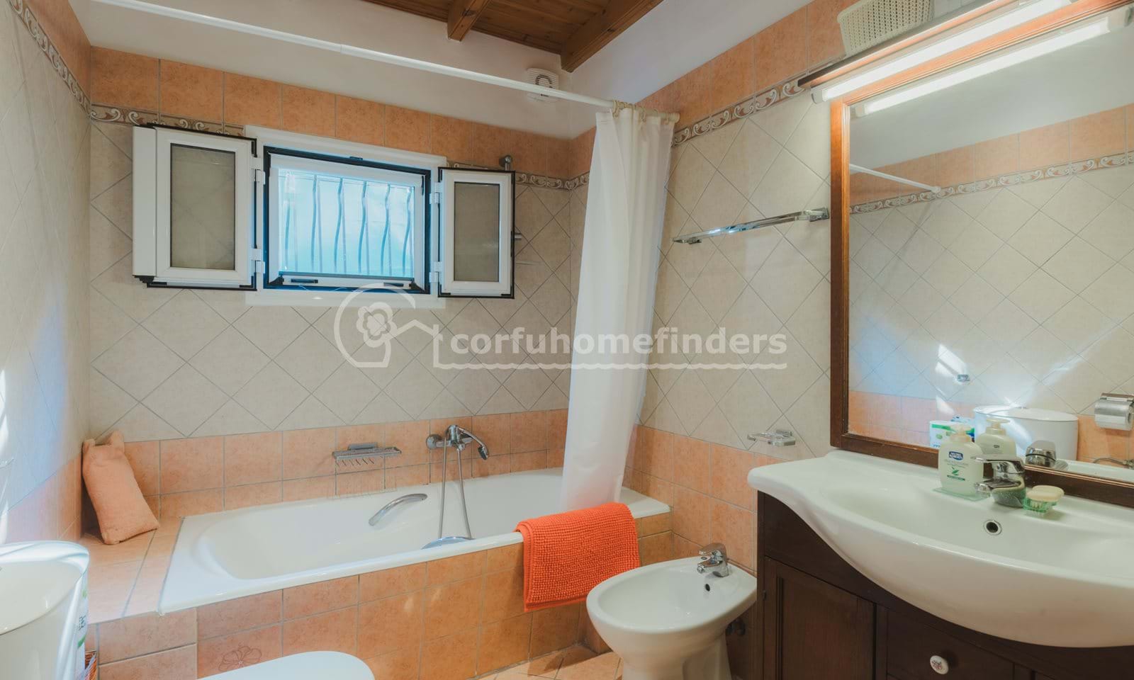 Listing photograph 10 of 24 of the house in Ano Garouna, published by Corfu Home Finders.