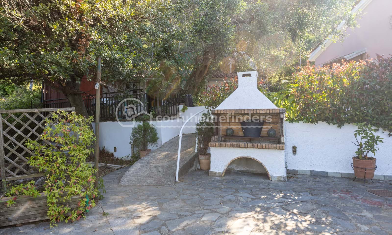 Listing photograph 22 of 24 of the house in Ano Garouna, published by Corfu Home Finders.