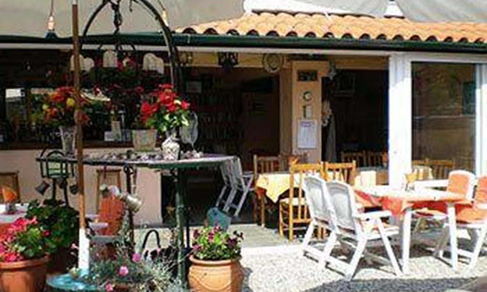 Listing photograph 9 of 17 of the commercial in Benitses, published by Corfu Home Finders.