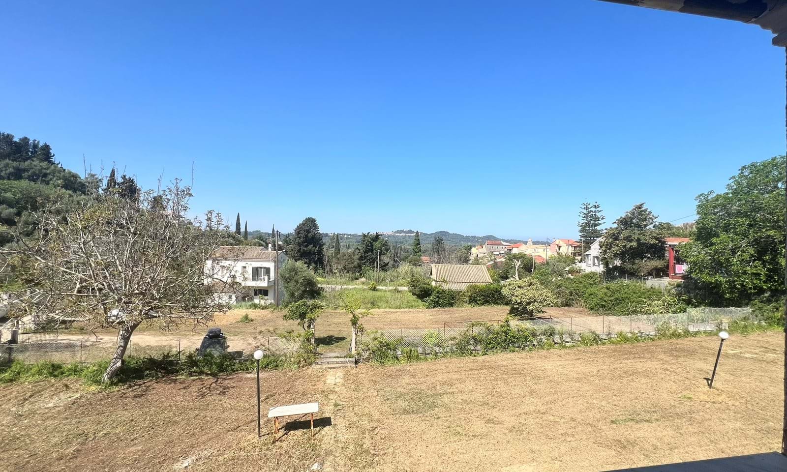 Listing photograph 2 of 10 of the apartment in Sfakera, published by Corfu Home Finders.