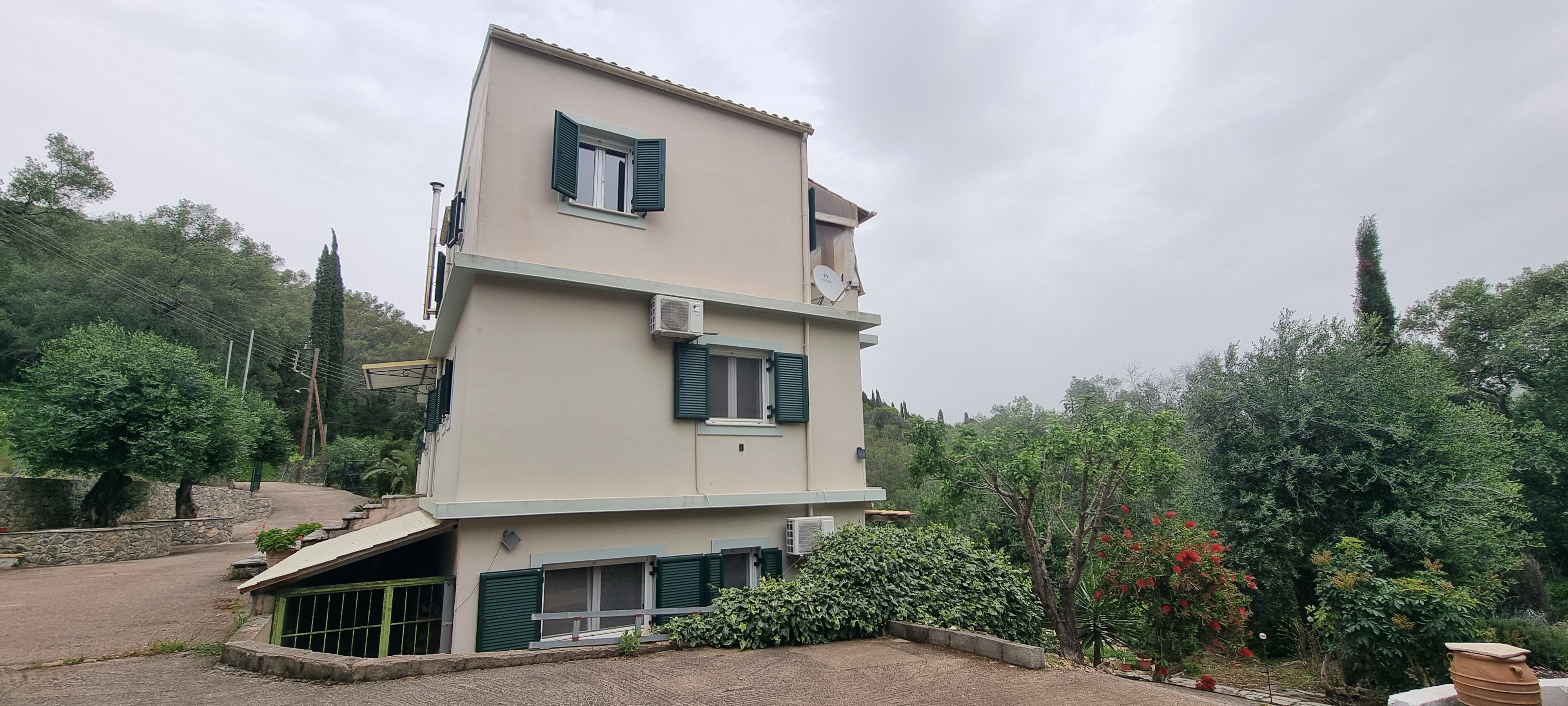 BOATMANS HOUSE, Sinarades, Corfu