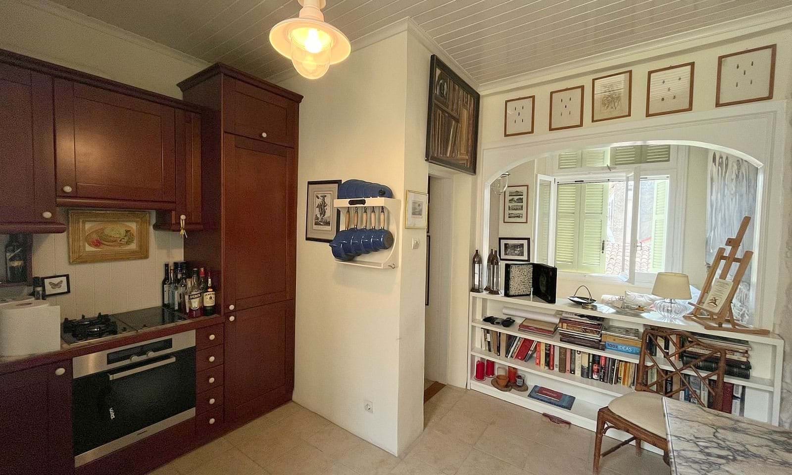 Listing photograph 8 of 16 of the apartment in Corfu Town, published by Corfu Home Finders.