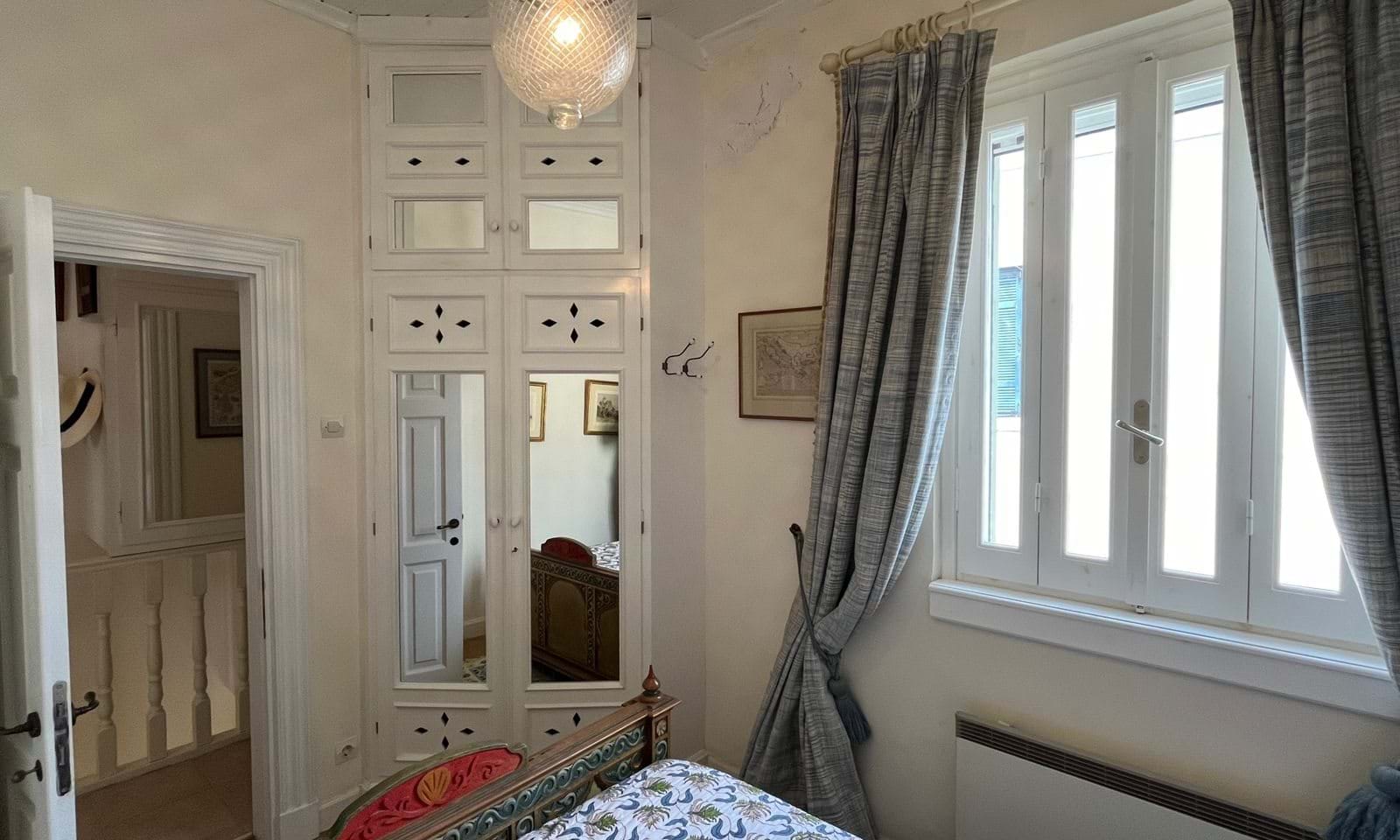 Listing photograph 13 of 16 of the apartment in Corfu Town, published by Corfu Home Finders.