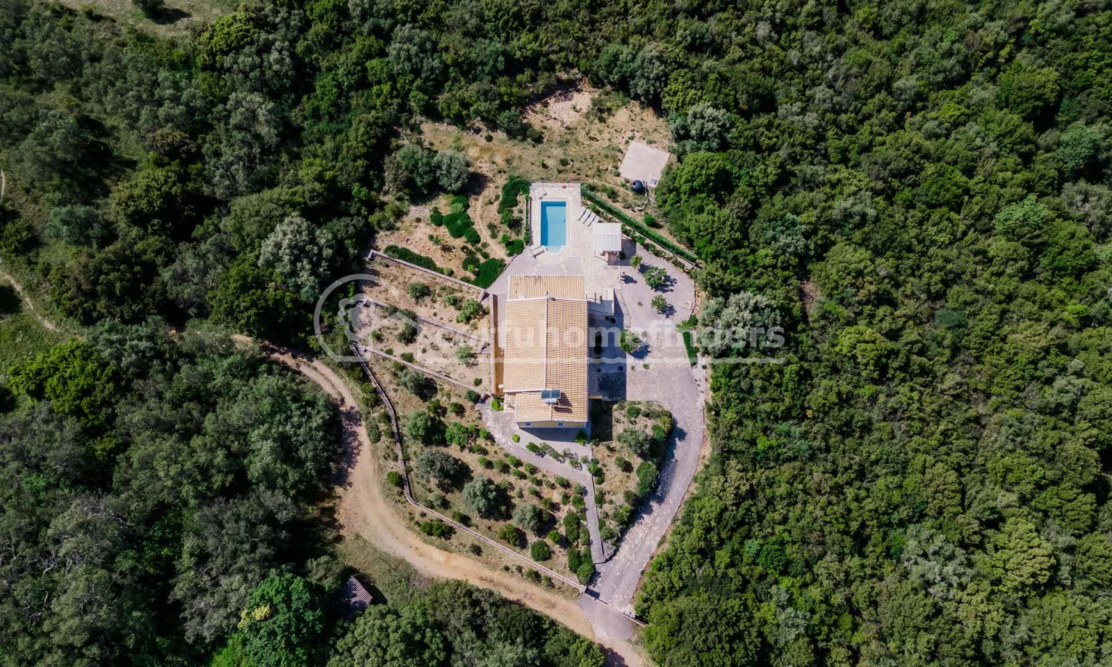 Listing photograph 26 of 27 of the house in Ano Korakiana, published by Corfu Home Finders.