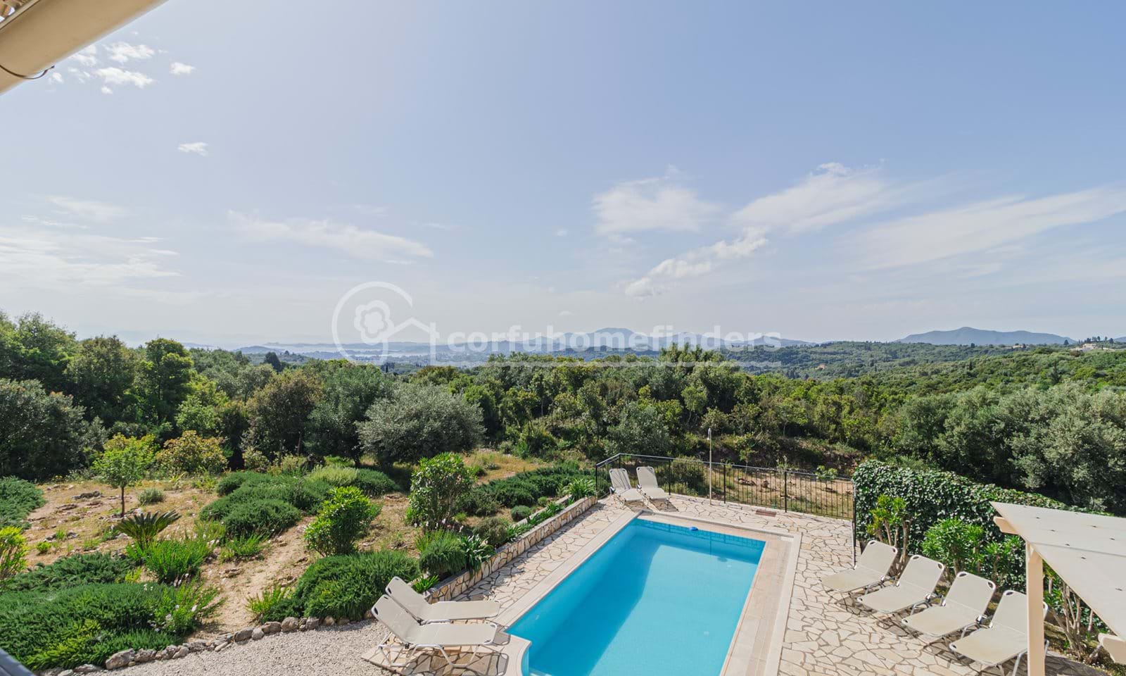 Listing photograph 4 of 27 of the house in Ano Korakiana, published by Corfu Home Finders.