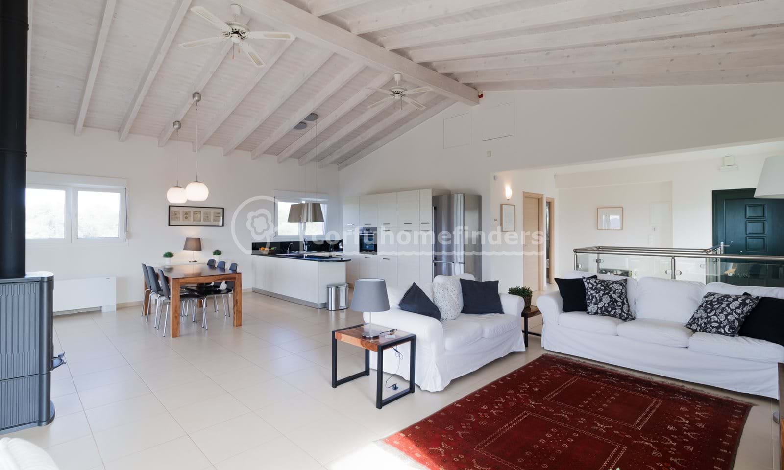 Listing photograph 7 of 27 of the house in Ano Korakiana, published by Corfu Home Finders.
