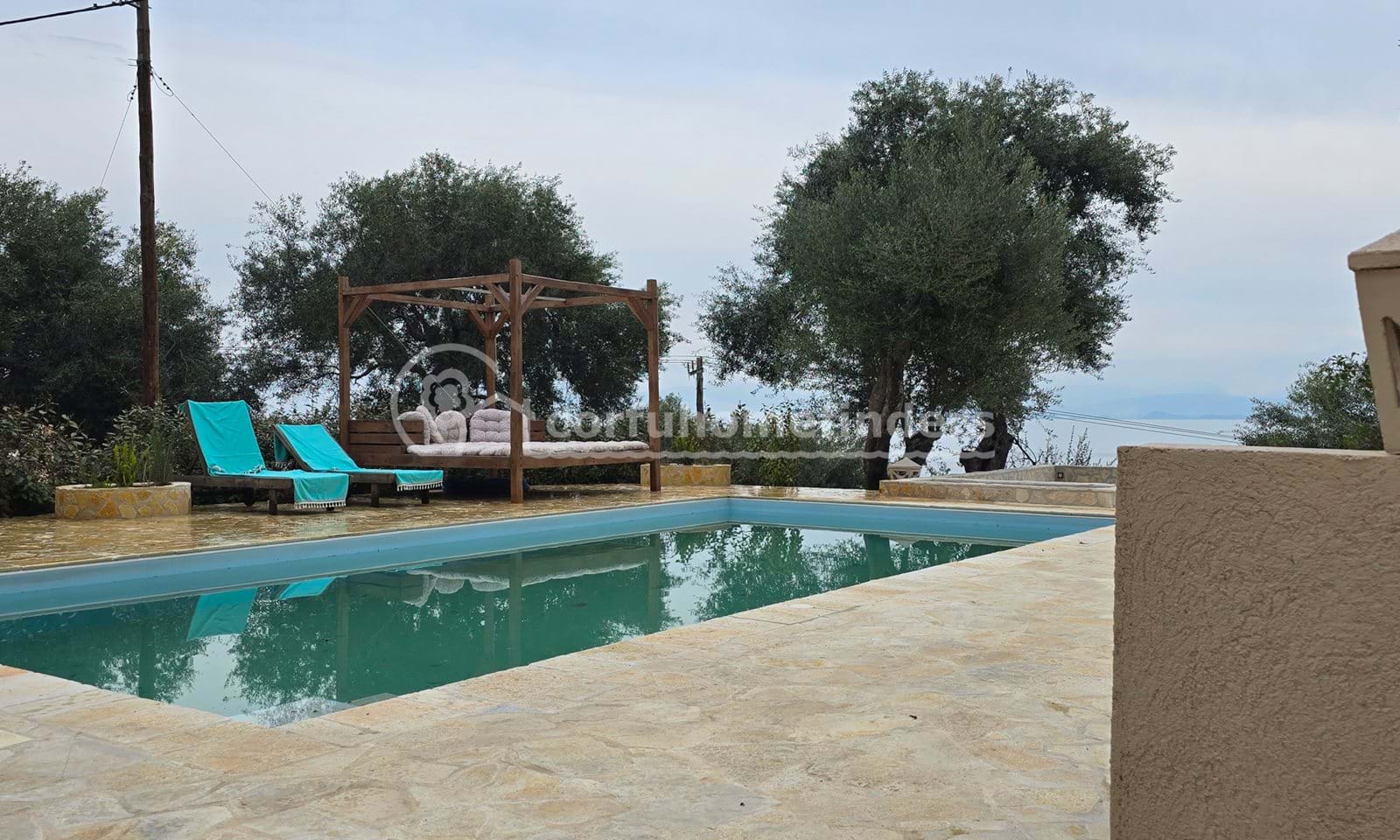Listing photograph 12 of 18 of the house in Benitses, published by Corfu Home Finders.