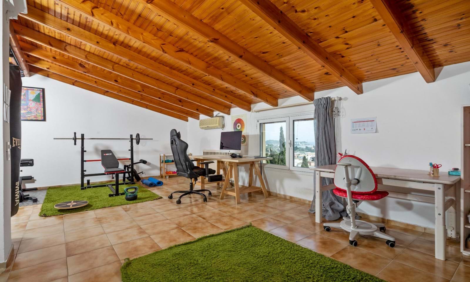 Listing photograph 17 of 24 of the house in Corfu Town, published by Corfu Home Finders.