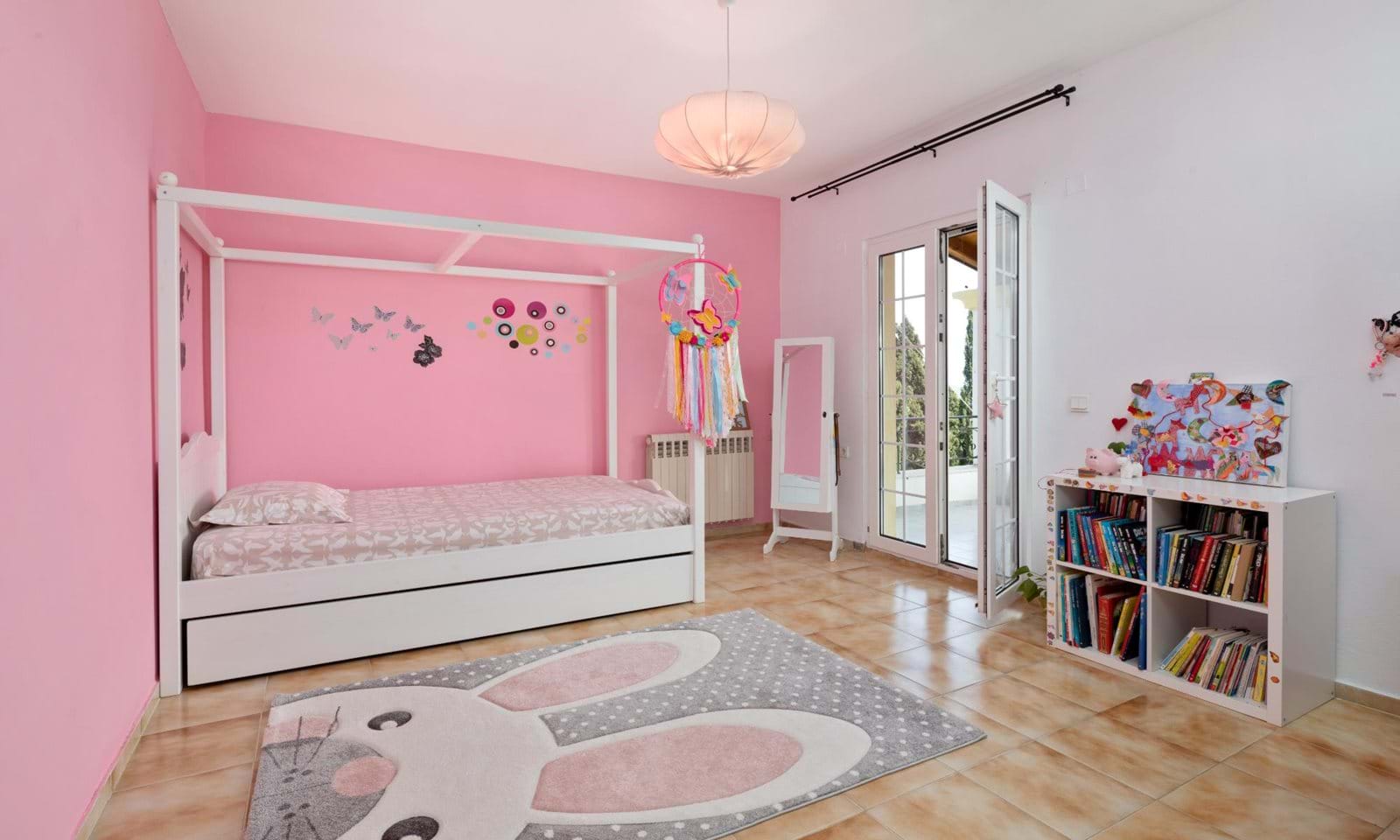 Listing photograph 15 of 24 of the house in Corfu Town, published by Corfu Home Finders.