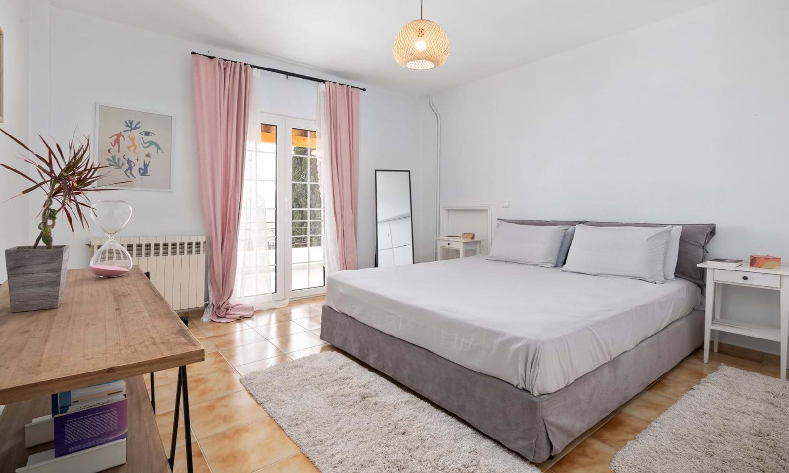 Listing photograph 13 of 24 of the house in Corfu Town, published by Corfu Home Finders.