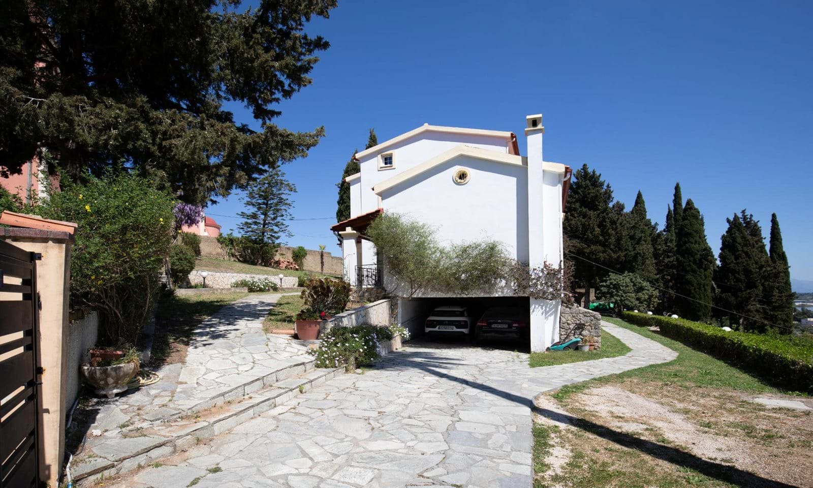 Listing photograph 3 of 24 of the house in Corfu Town, published by Corfu Home Finders.