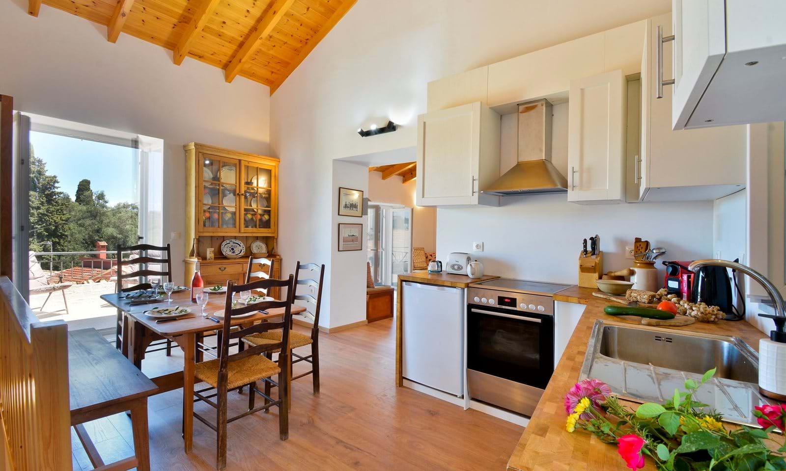 Listing photograph 2 of 19 of the house in Kouramades, published by Corfu Home Finders.