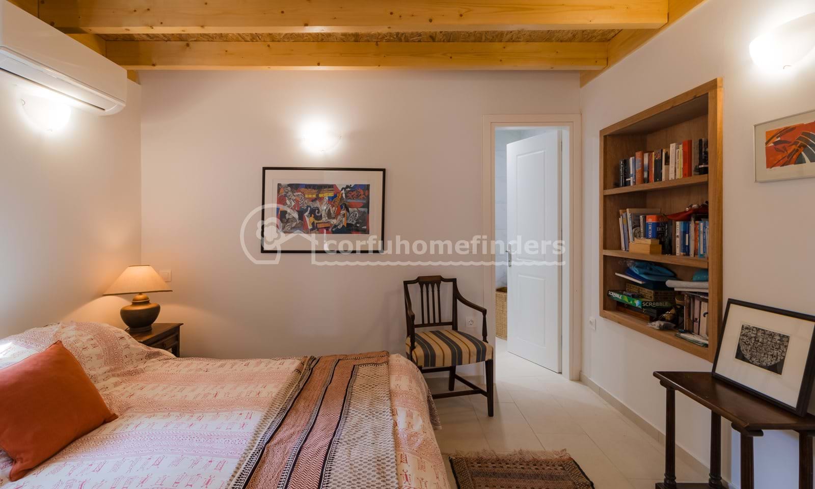 Listing photograph 11 of 19 of the house in Kouramades, published by Corfu Home Finders.