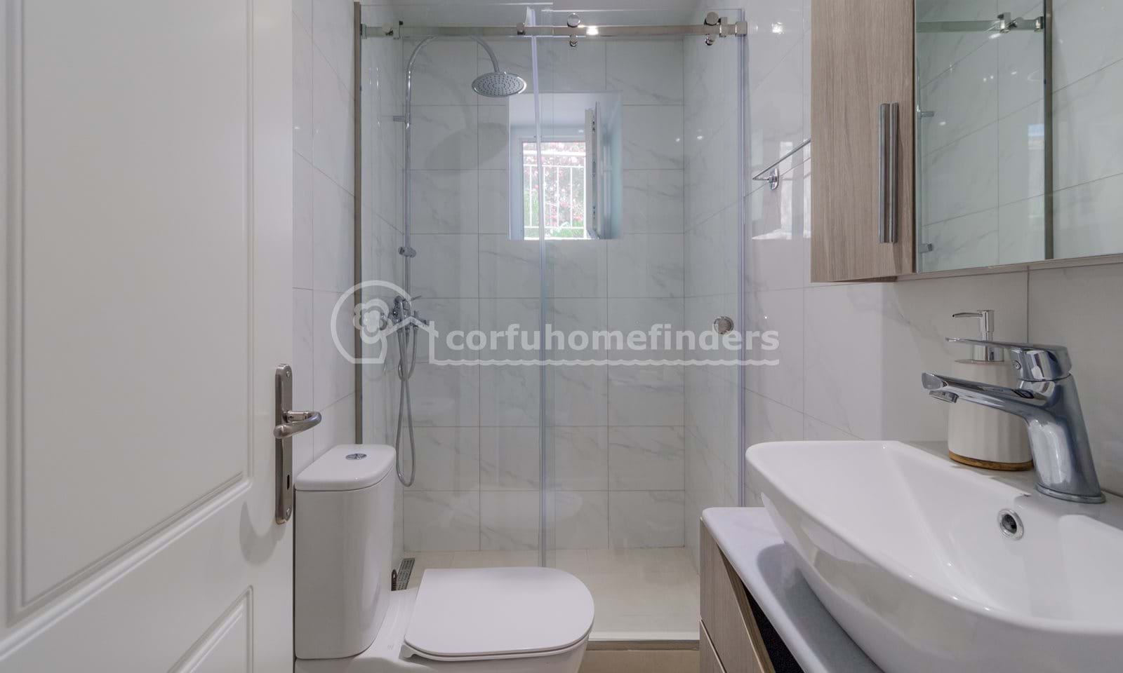 Listing photograph 16 of 19 of the house in Kouramades, published by Corfu Home Finders.