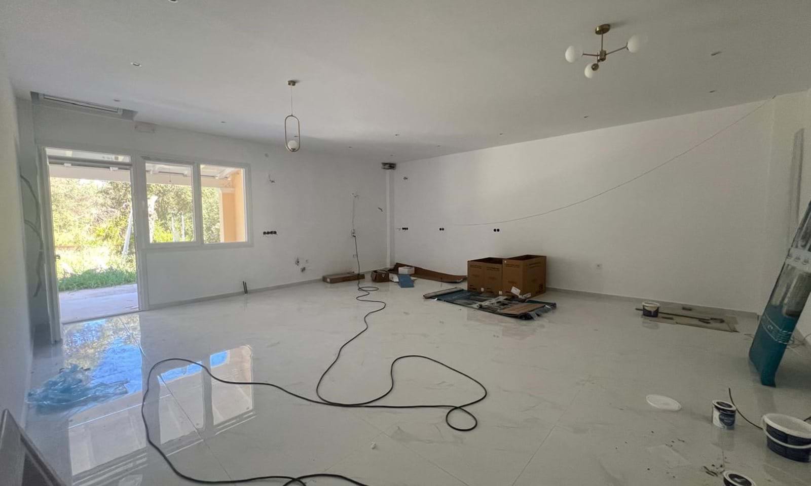 Listing photograph 2 of 12 of the house in Roda, published by Corfu Home Finders.