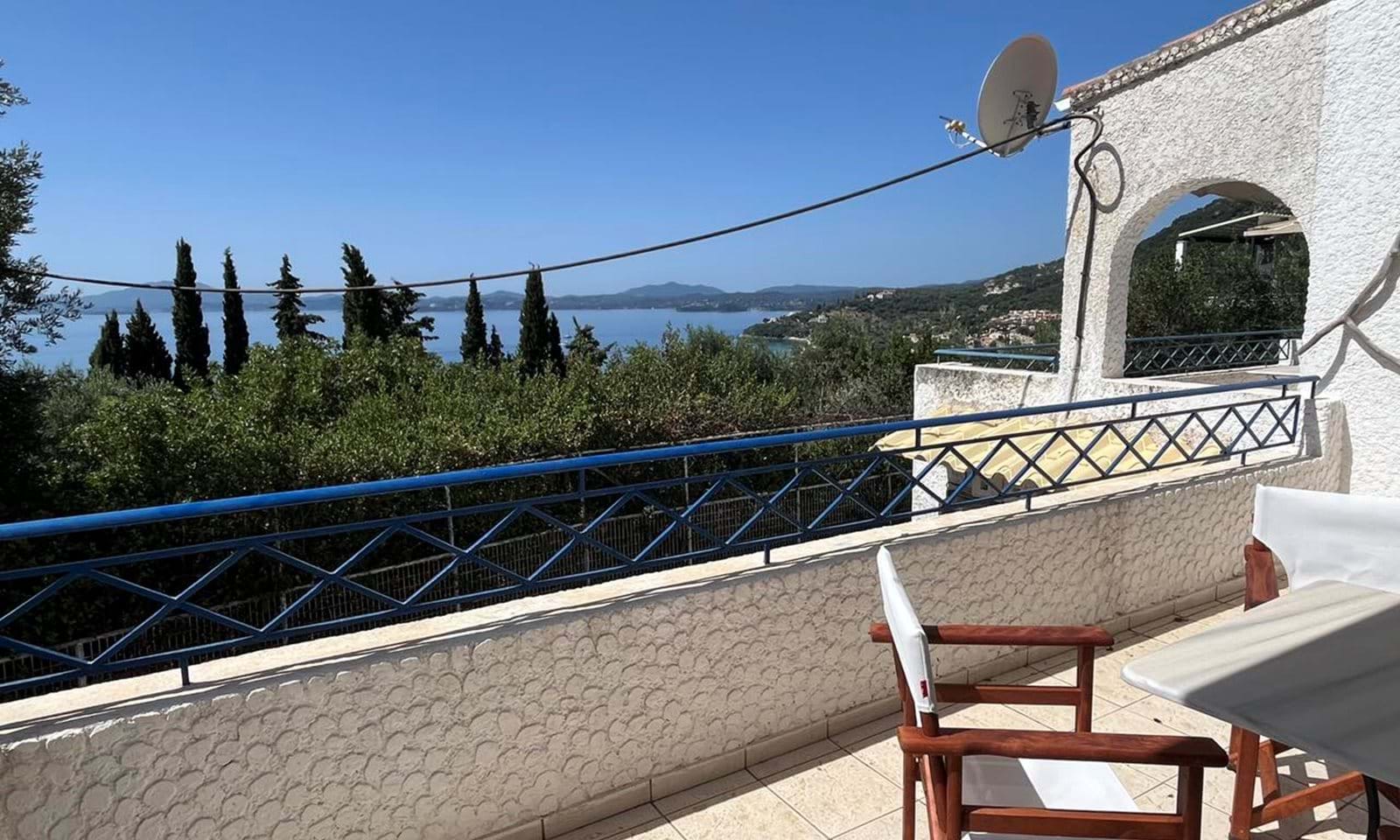 Listing photograph 1 of 9 of the apartment in Barbati, published by Corfu Home Finders.