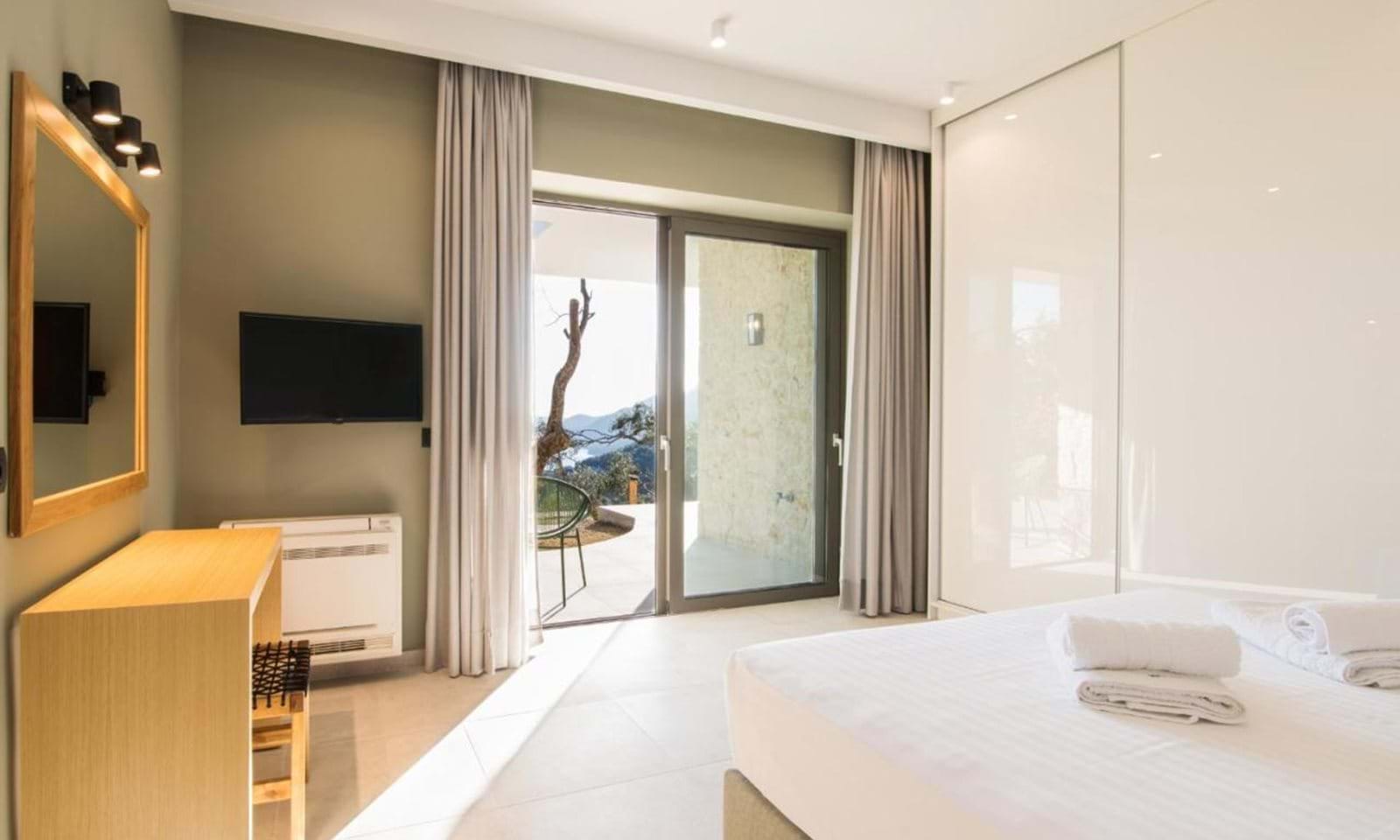 Listing photograph 23 of 29 of the house in Katavolos, published by Corfu Home Finders.