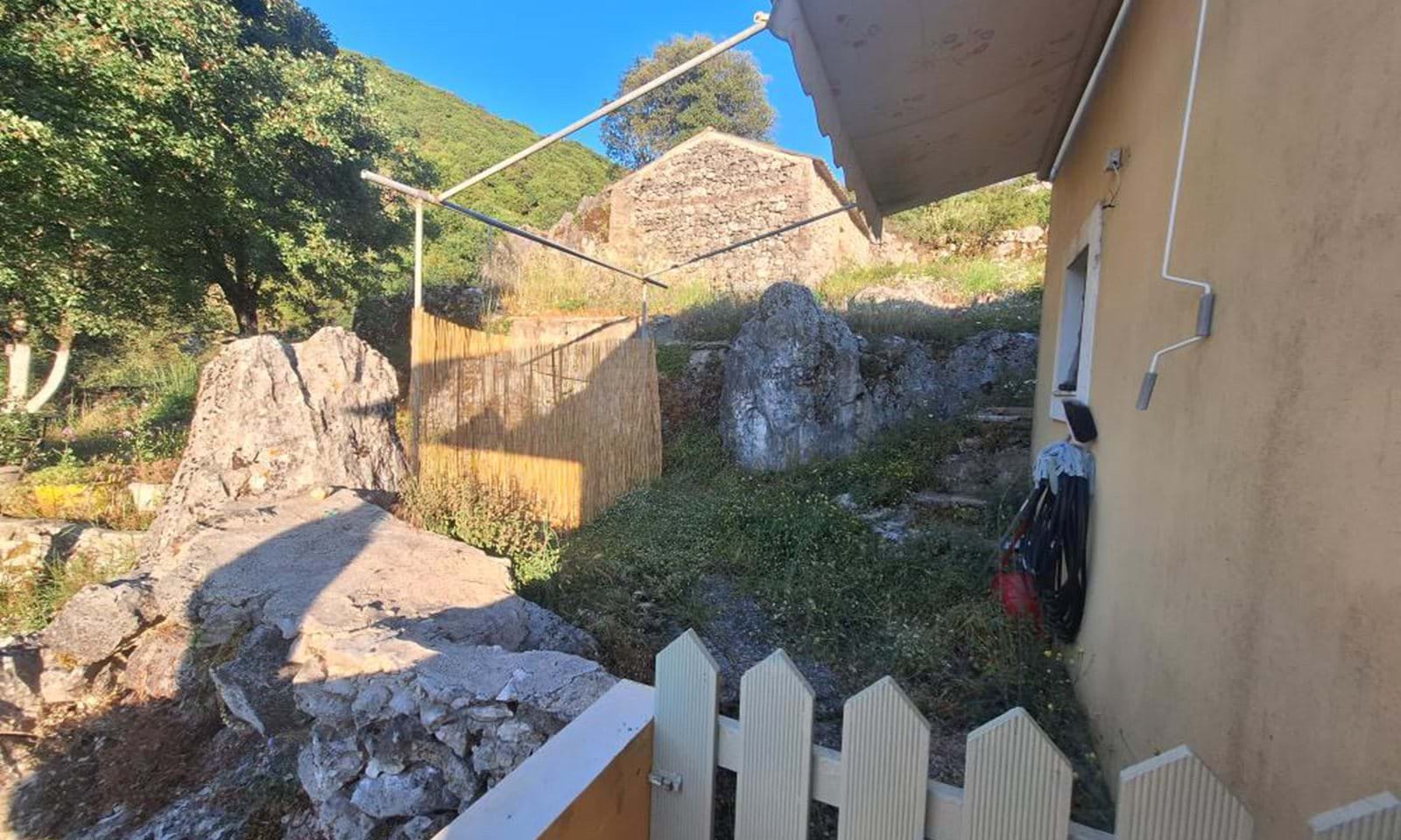 Listing photograph 11 of 12 of the house in Strinilas, published by Corfu Home Finders.