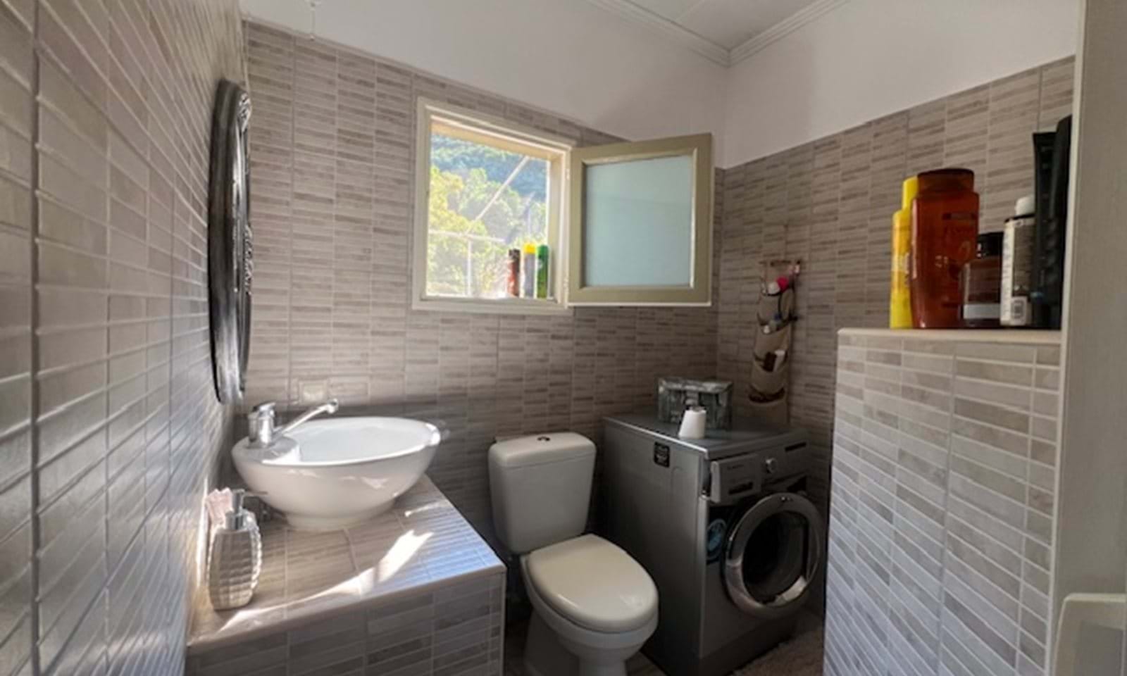 Listing photograph 5 of 12 of the house in Strinilas, published by Corfu Home Finders.