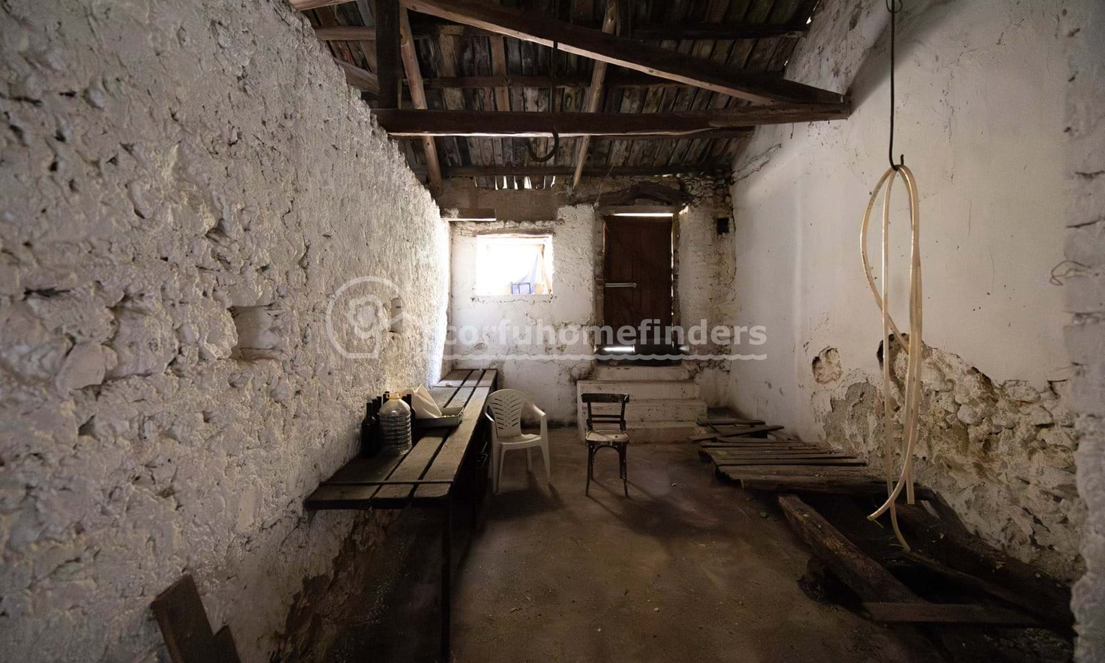 Listing photograph 6 of 7 of the house in Ano Korakiana, published by Corfu Home Finders.