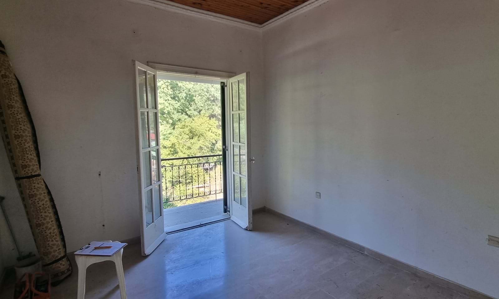Listing photograph 13 of 23 of the house in Benitses, published by Corfu Home Finders.