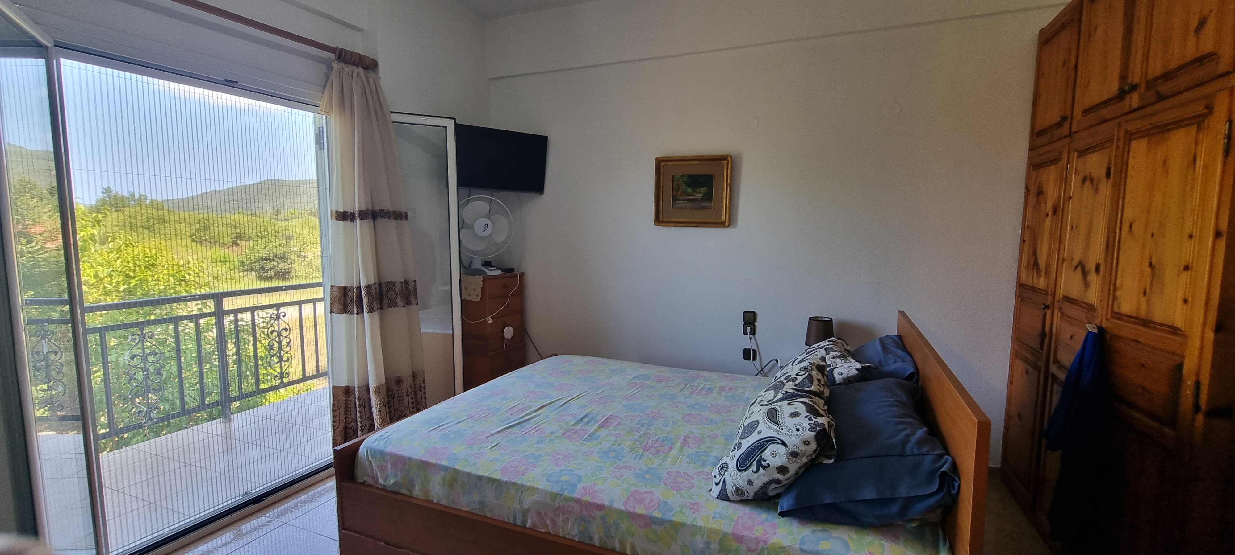 Listing photograph 9 of 11 of the house in Agios Georgios, Southern Corfu, published by Corfu Home Finders.
