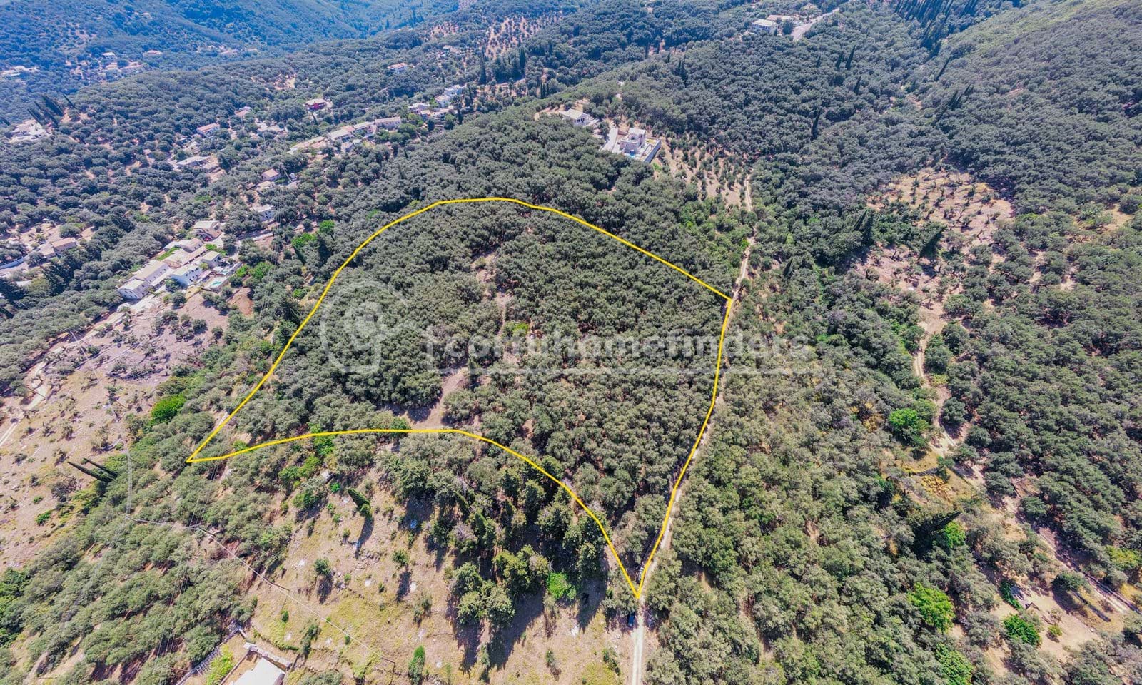 Listing photograph 2 of 8 of the land in Agios Martinos, published by Corfu Home Finders.