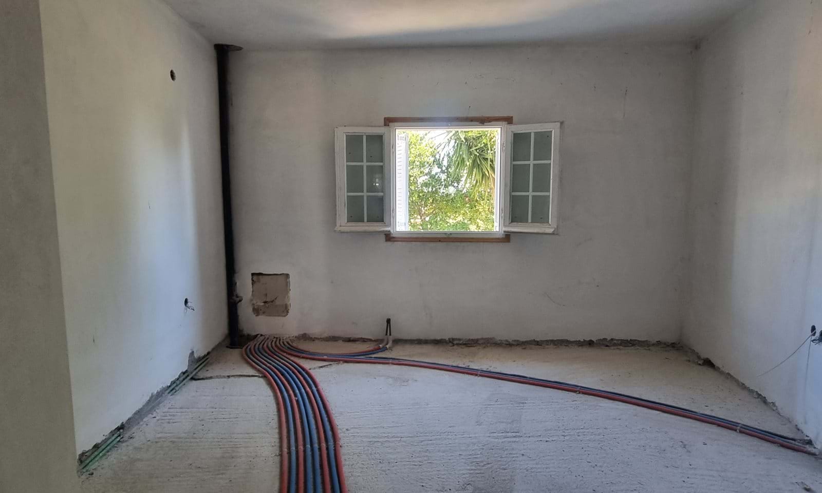 Listing photograph 8 of 20 of the house in Kompitsi, published by Corfu Home Finders.