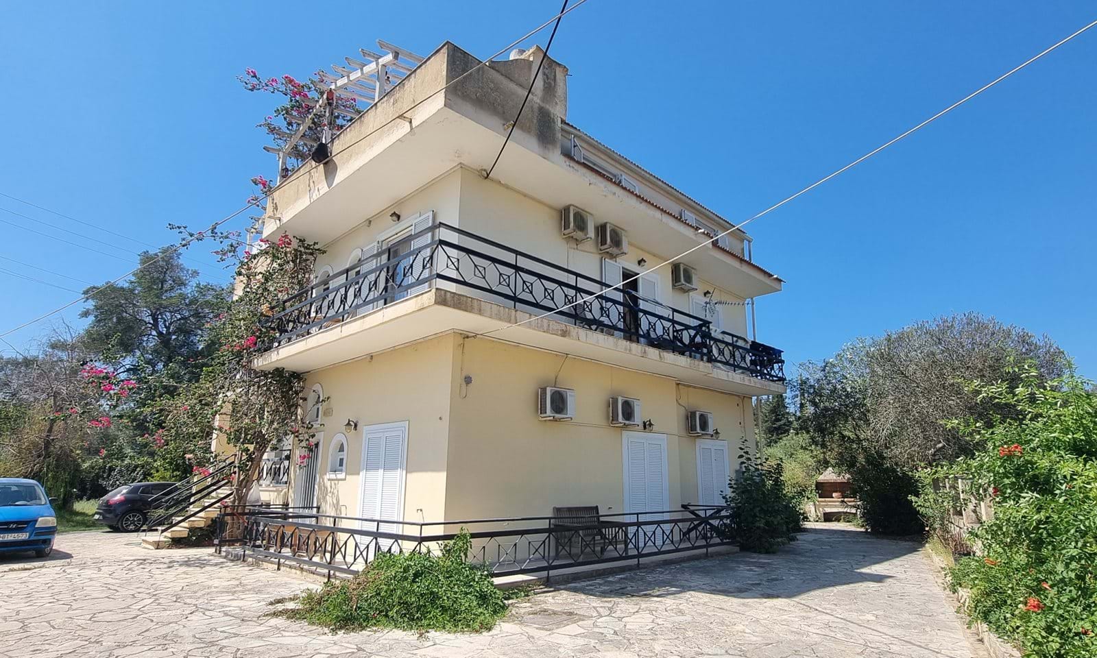 Listing photograph 2 of 15 of the commercial in Lefkimmi, published by Corfu Home Finders.