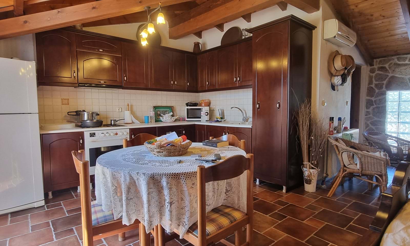 Listing photograph 4 of 15 of the commercial in Lefkimmi, published by Corfu Home Finders.
