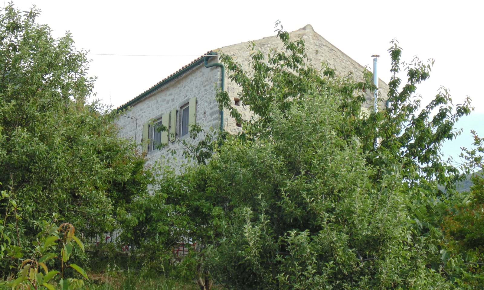 Listing photograph 3 of 17 of the house in Perithia, published by Corfu Home Finders.
