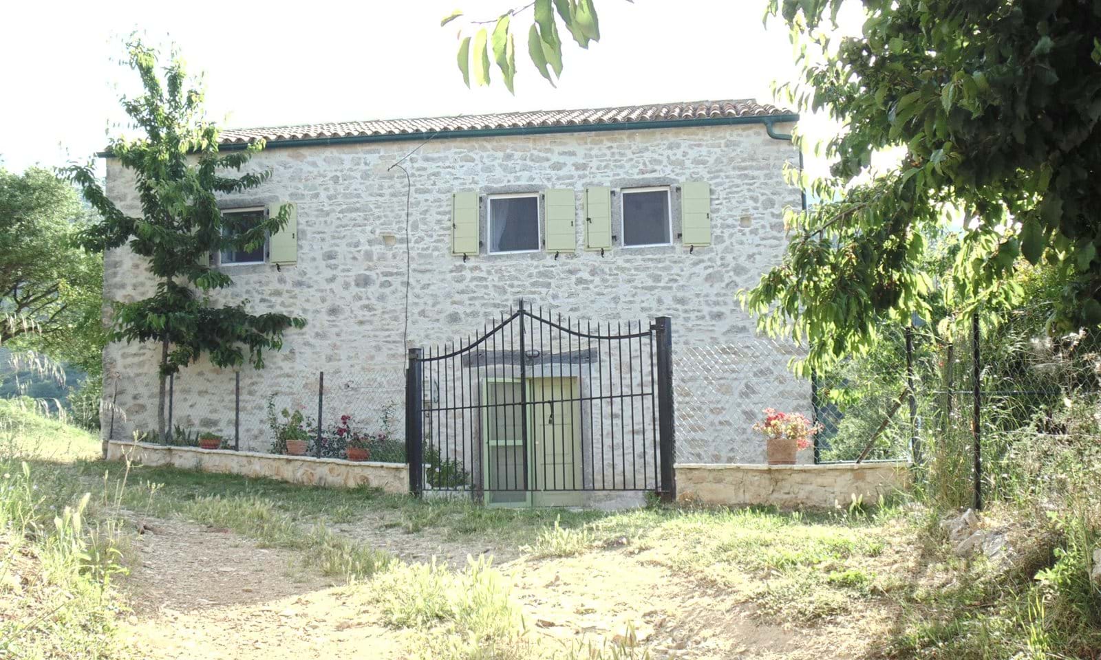 Listing photograph 1 of 17 of the house in Perithia, published by Corfu Home Finders.