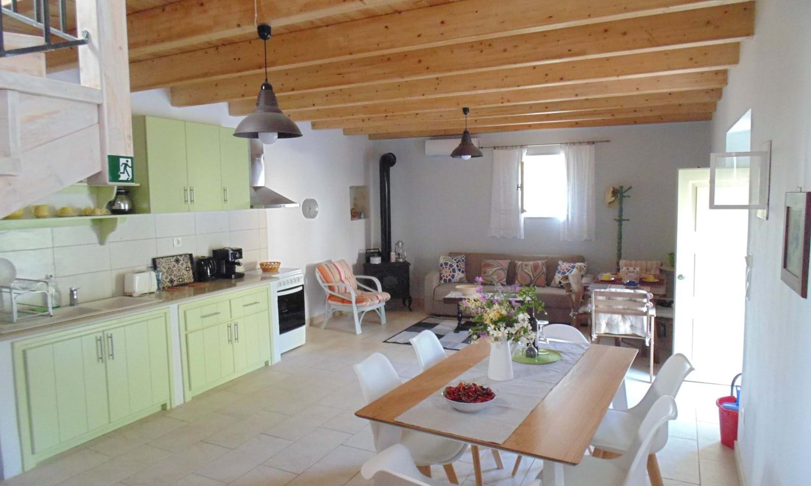 Listing photograph 10 of 17 of the house in Perithia, published by Corfu Home Finders.