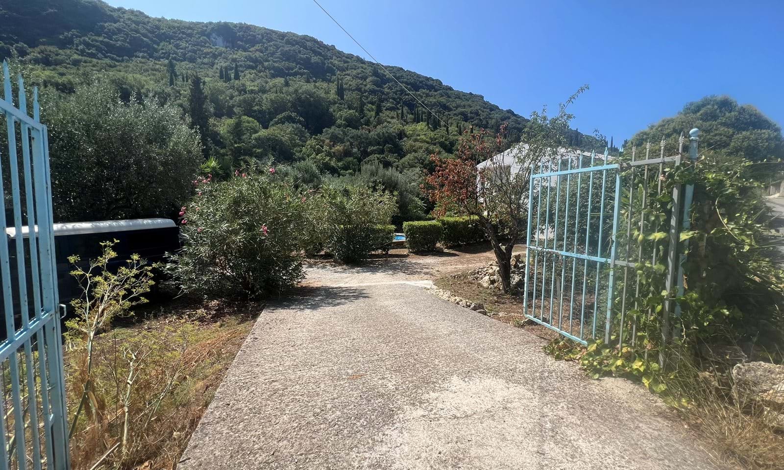 Listing photograph 2 of 17 of the house in Pagi, published by Corfu Home Finders.