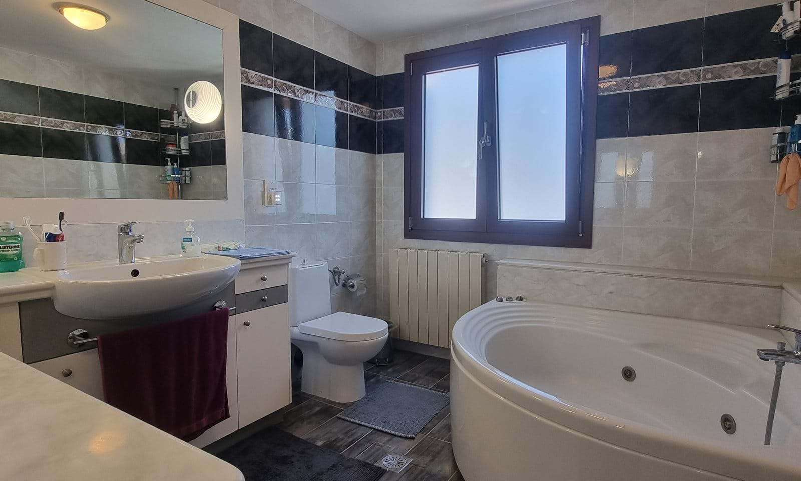 Listing photograph 12 of 13 of the house in Kynopiastes, published by Corfu Home Finders.