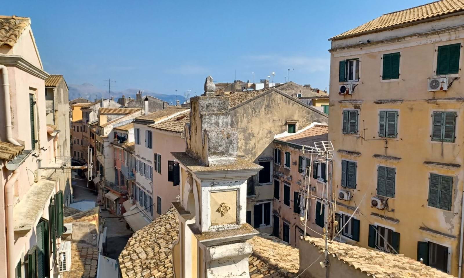Listing photograph 1 of 9 of the apartment in Corfu Town, published by Corfu Home Finders.